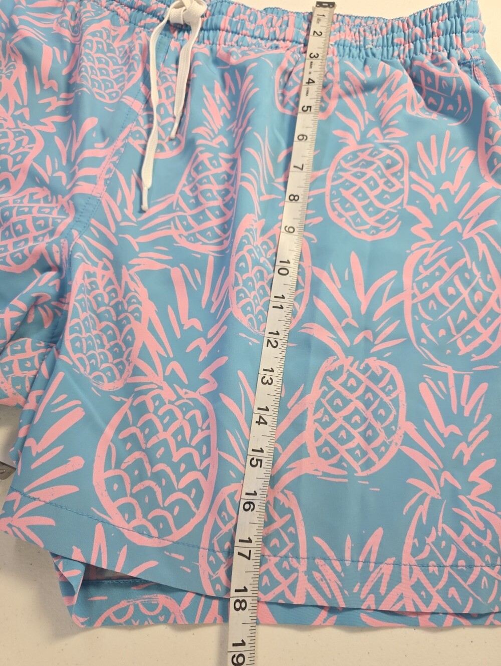 Chubbies Swim Trunks XXL 5.5" Inseam Pineapple Print Blue Pink - Picture 8 of 9